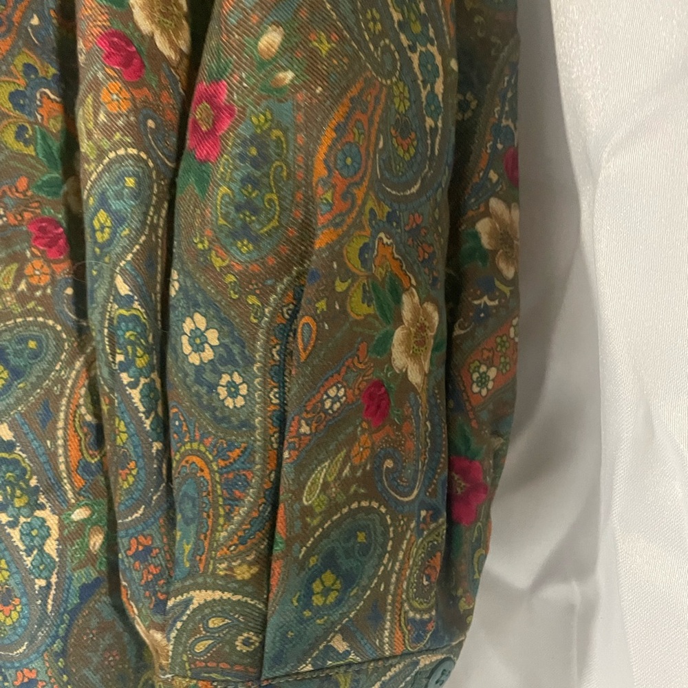 Perry Ellis Colorful Paisley Fabric - Picture 8 of 9
